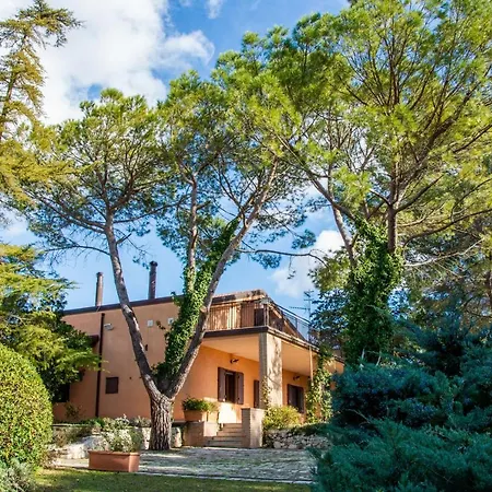 Hypericum Country House Ferienhaus Altamura
