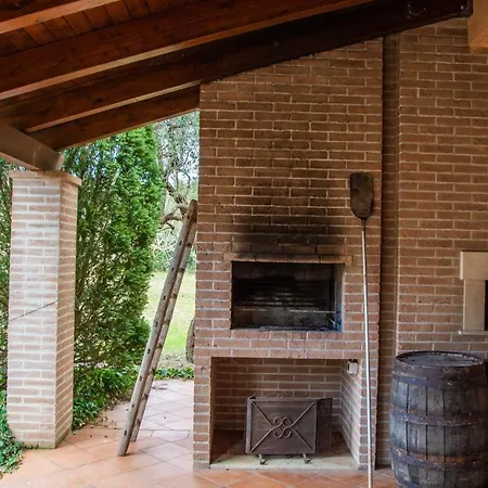 Ferienhaus Hypericum Country House *